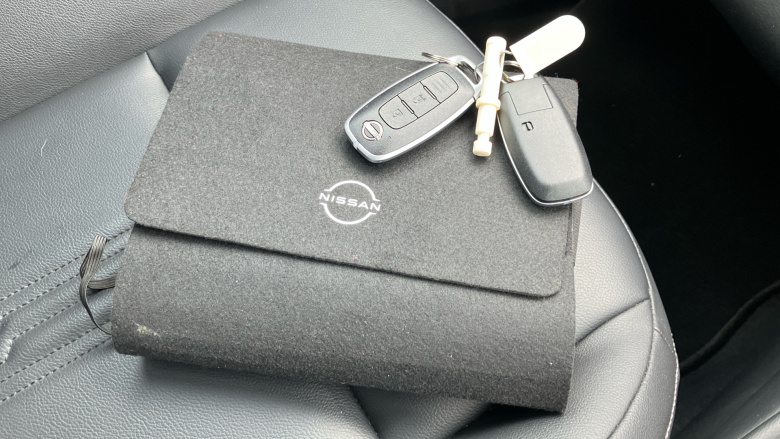 Nissan Juke 1.0 DiG-T 114 Tekna 5dr Petrol Hatchback